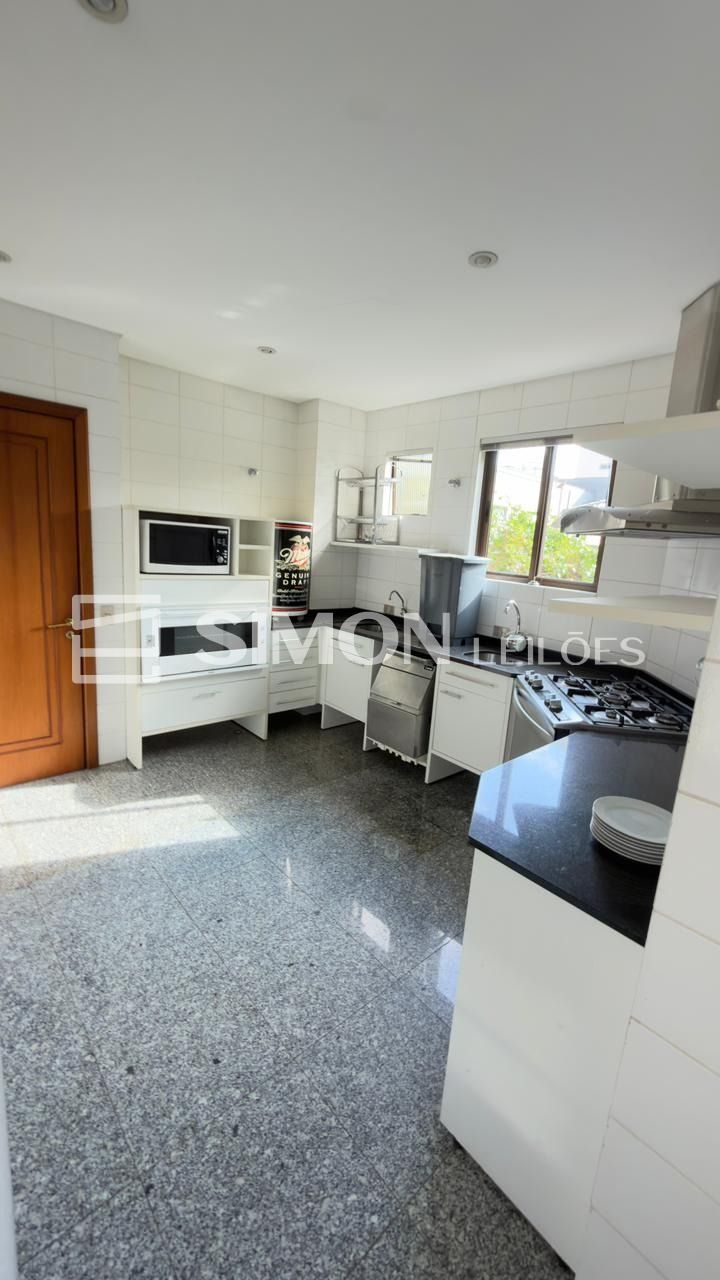 Apartamento nº. 401, Tipo I, do 5º pavimento ou 4º andar/Tipo, do EDIFÍCIO CAMBRIDGE, Bloco 04, integrante do Covent Garden Residence, situado na Alameda Dom Pedro II, nº. 571 em Curitiba/PR,, localizado em Curitiba - PR