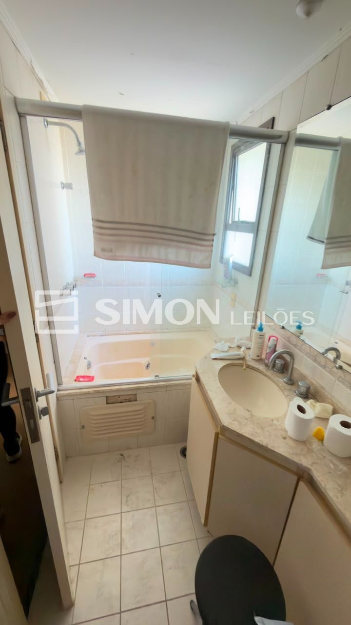Apartamento nº 1.601 (um mil, seiscentos e um), Tipo “A”, localizado no Décimo Sétimo (17º) Pavimento ou Décimo Sexto (16º) Andar, do EDIFÍCIO ECOVILLE HILLS, situado à Rua Monsenhor Ivo Zanlorenzi, n, localizado em Curitiba - PR