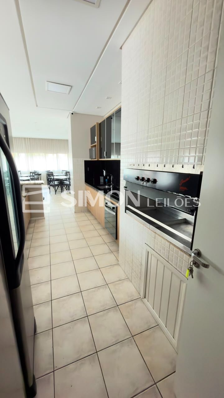 Apartamento nº 1.601 (um mil, seiscentos e um), Tipo “A”, localizado no Décimo Sétimo (17º) Pavimento ou Décimo Sexto (16º) Andar, do EDIFÍCIO ECOVILLE HILLS, situado à Rua Monsenhor Ivo Zanlorenzi, n, localizado em Curitiba - PR